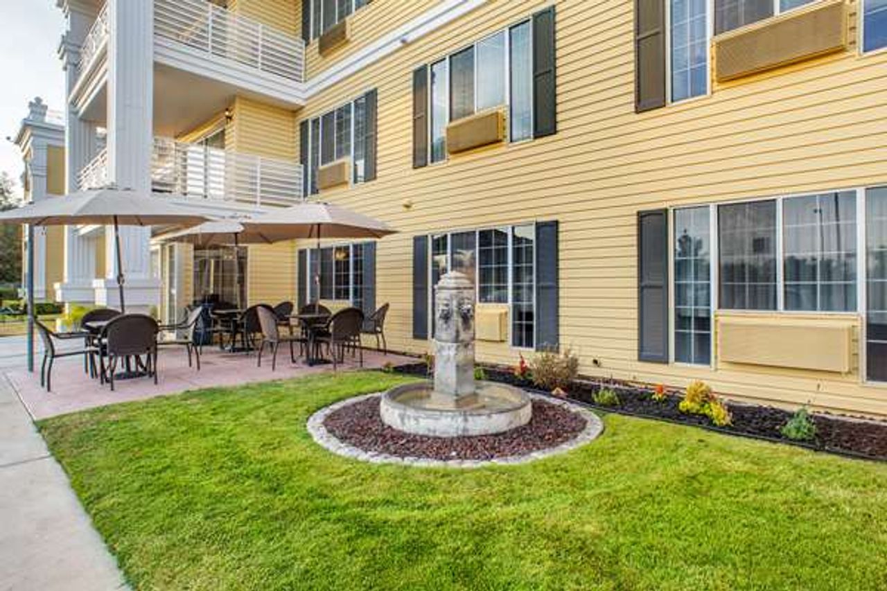 Photo of Quality Inn & Suites Tulare