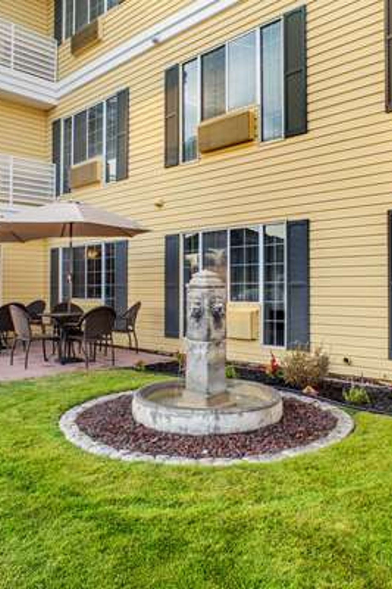 Photo of Quality Inn & Suites Tulare