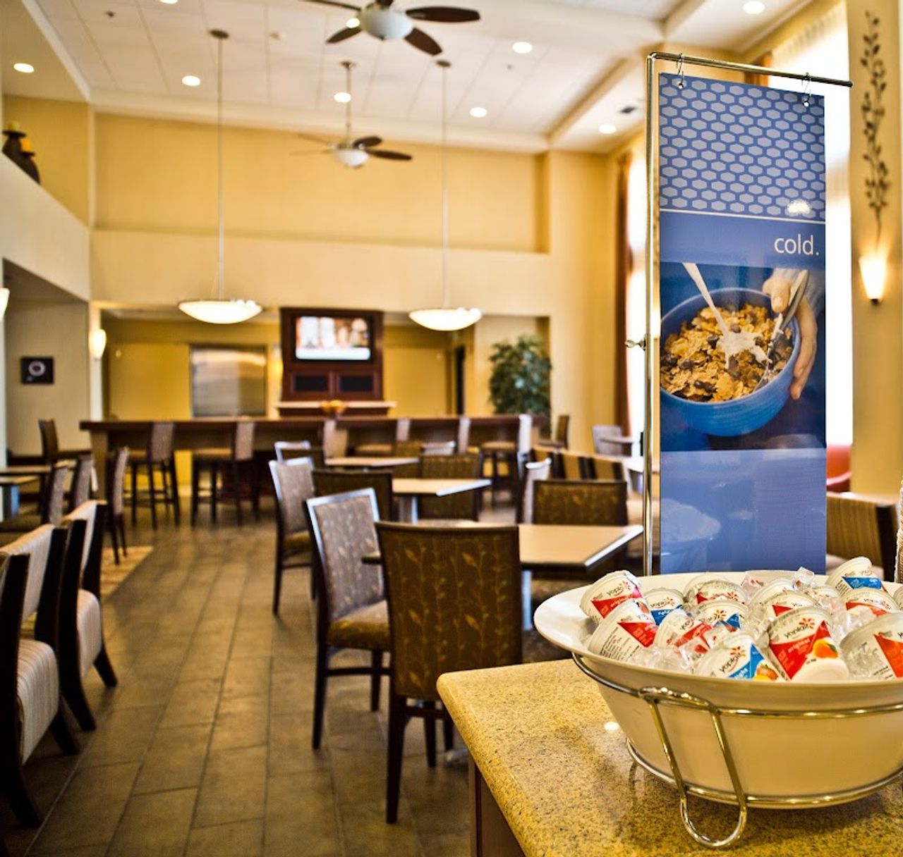 Photo of Hampton Inn & Suites Oakland Airport-Alameda