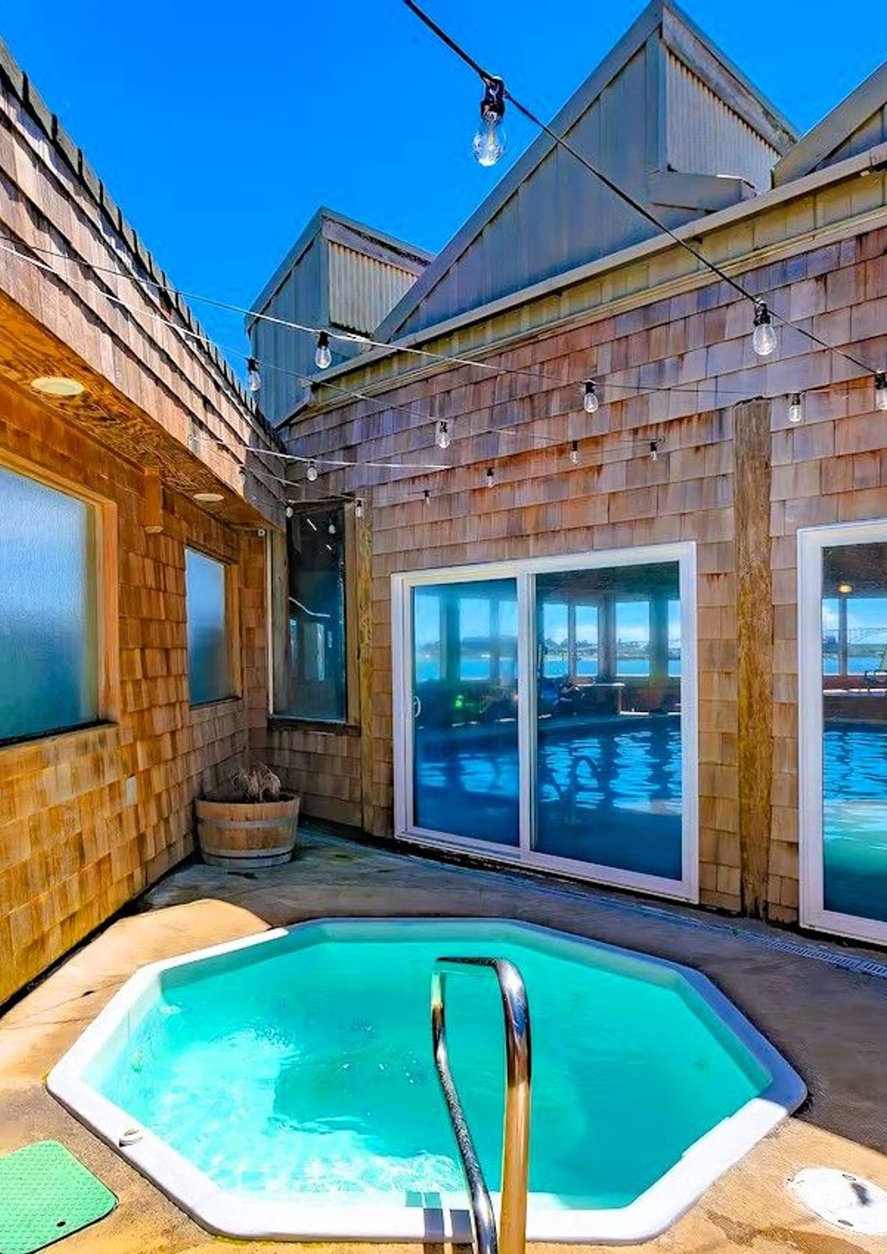 Photo of Embarcadero Resort Hotel & Marina - Outdoor Hot Tub