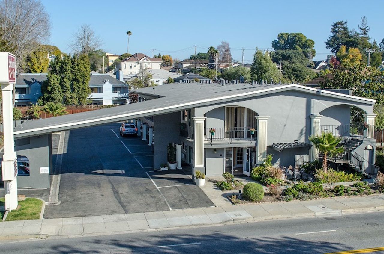 Photo of Continental Inn