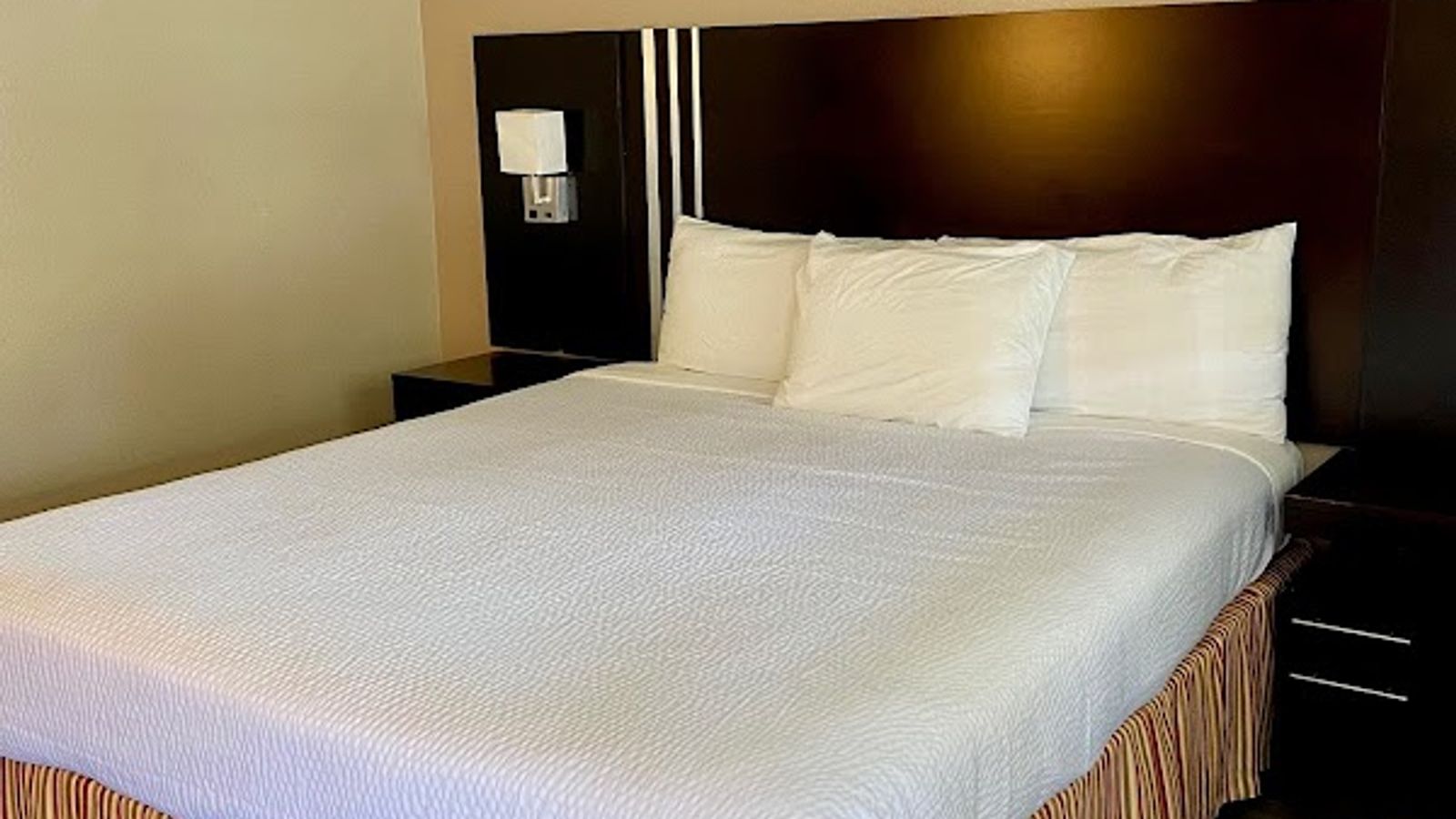 Photo of Fairview Inn & Suites