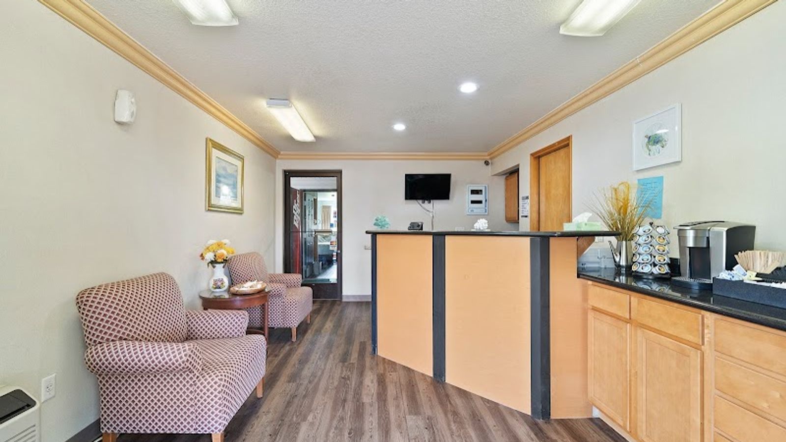 Photo of Garibaldi Inn at the Bay