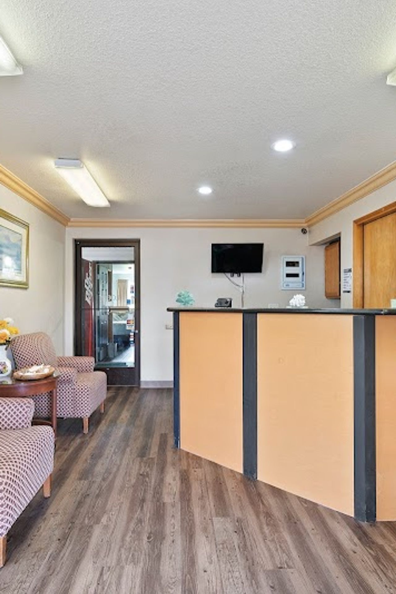 Photo of Garibaldi Inn at the Bay