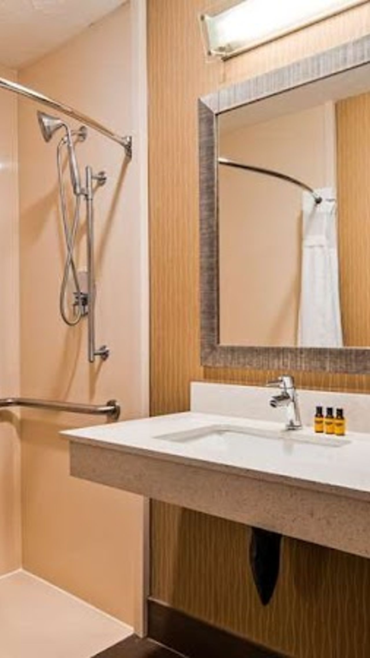 Photo of Best Western Plus Portland Airport Hotel & Suites