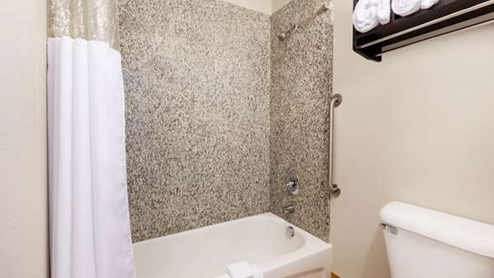 Photo of La Quinta Inn & Suites by Wyndham Spokane Valley