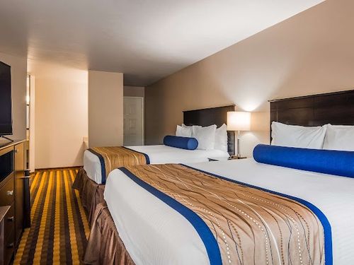 Photo of Best Western New Oregon - Room, 2 Queen beds, Flat TV