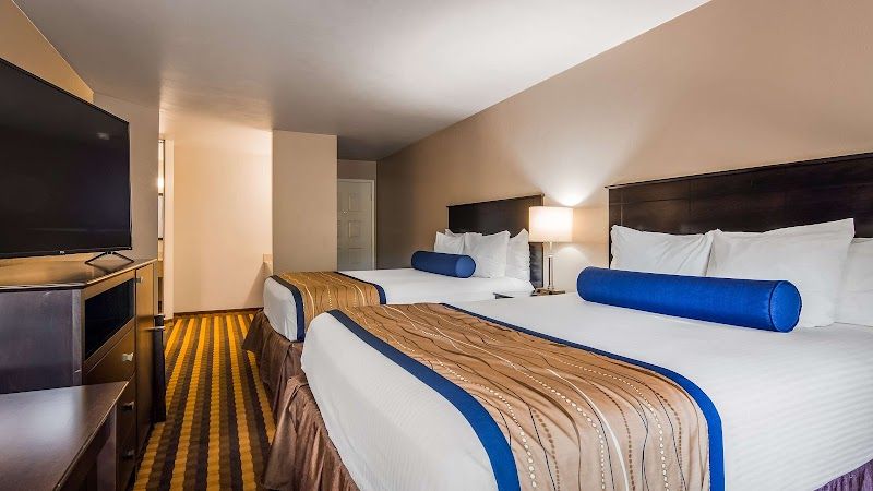 Photo of Best Western New Oregon - Room, 2 Queen beds, Flat TV