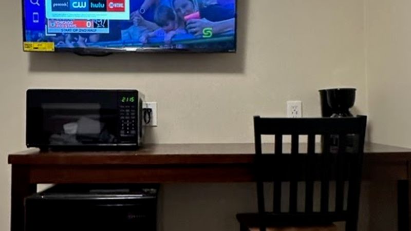 Photo of Crater Lake Gateway-Highway 140