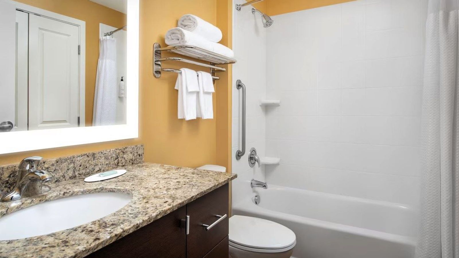 TownePlace Suites Portland Vancouver - Bathroom