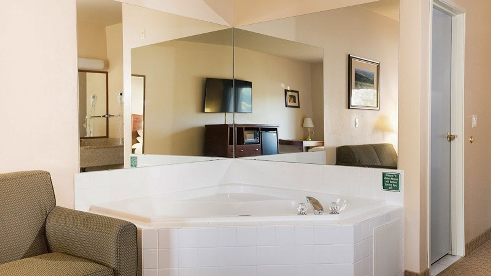 Photo of Red Lion Inn & Suites McMinnville