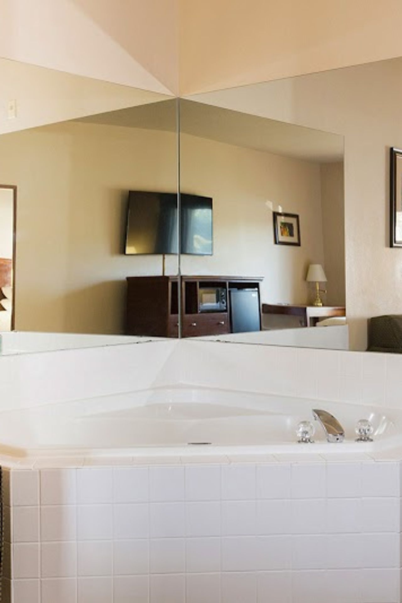 Photo of Red Lion Inn & Suites McMinnville