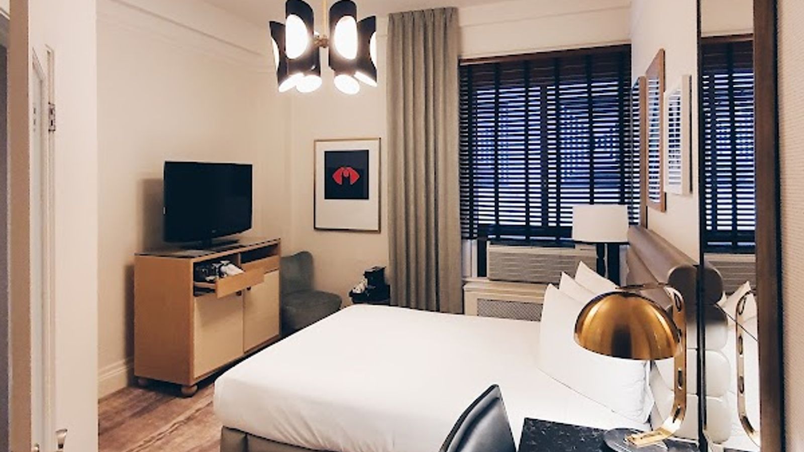 Photo of Galleria Park Hotel