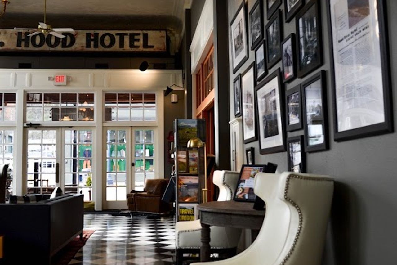 Photo of Hood River Hotel
