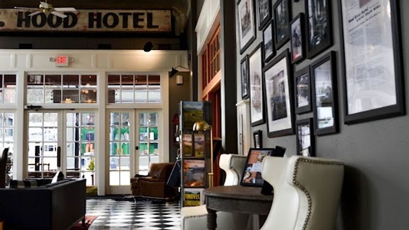 Photo of Hood River Hotel