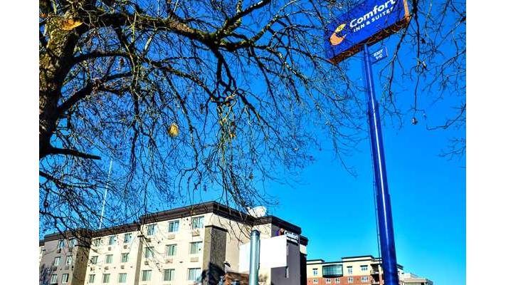 Photo of Comfort Inn & Suites Vancouver Downtown City Center