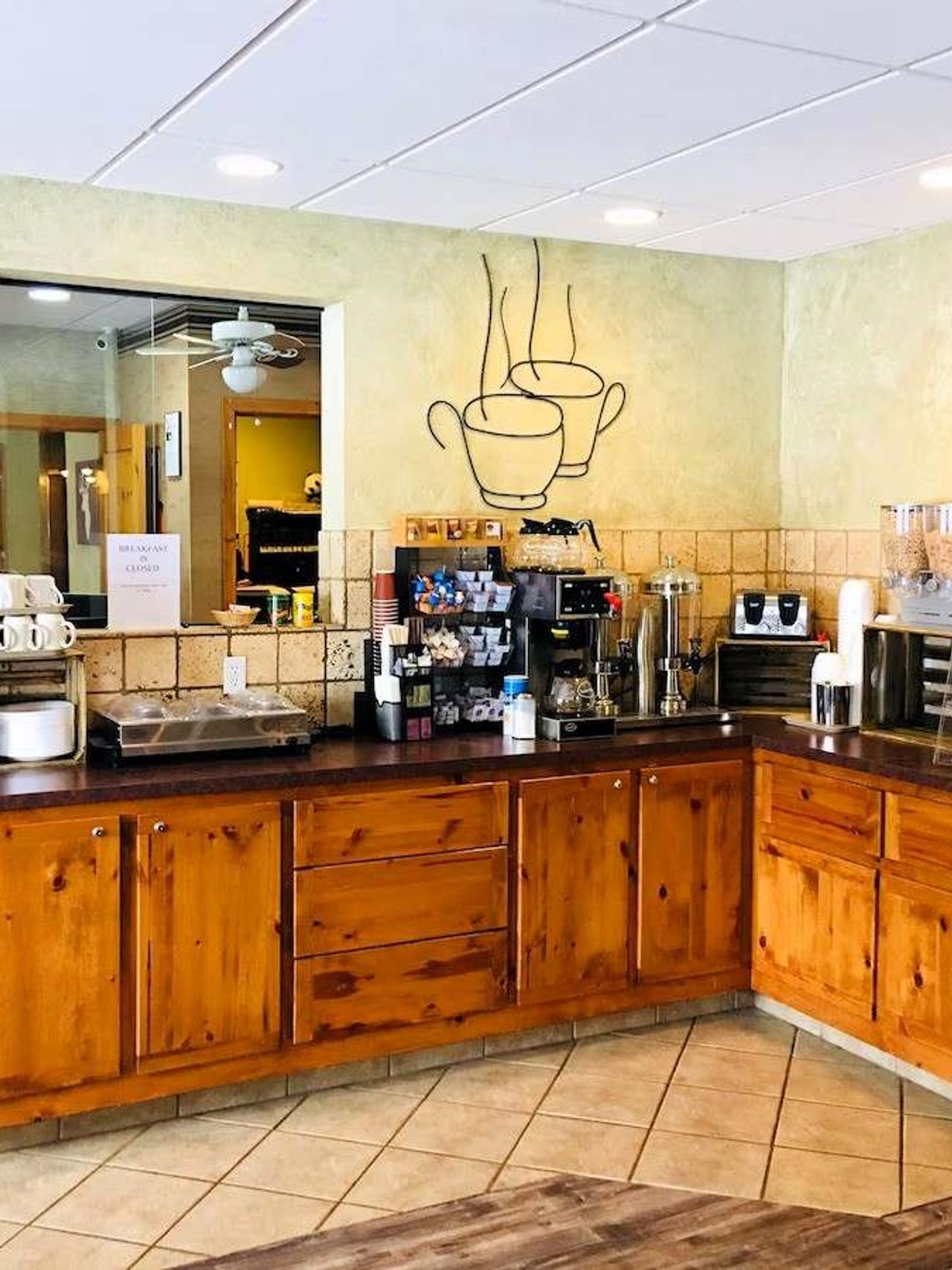 Boulder Creek Inn - daily continental breakfast