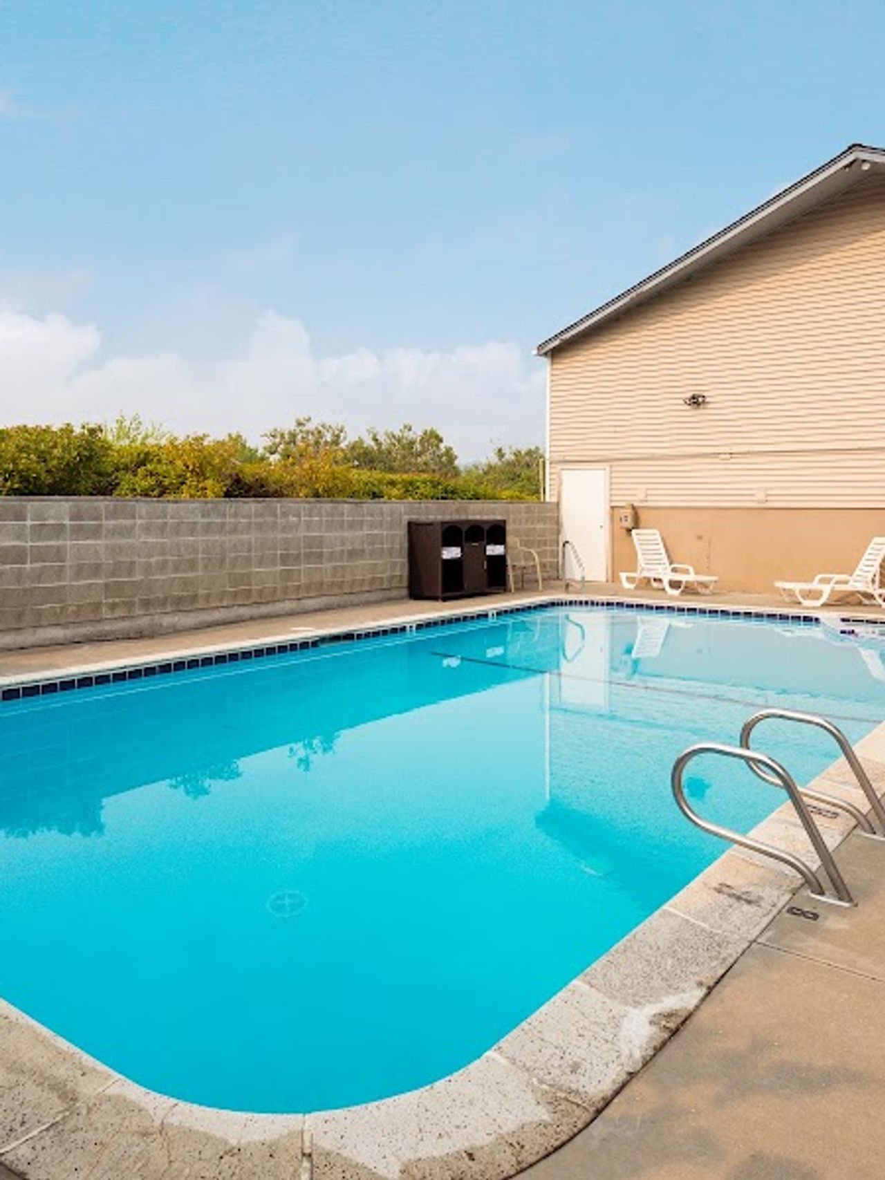 Photo of Red Lion Inn & Suites Grants Pass