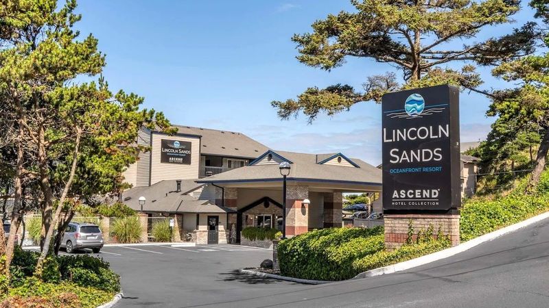 Lincoln Sands Oceanfront Resort, Ascend Hotel Collection