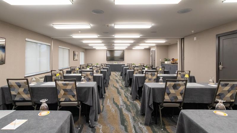 Photo of Oxford Suites Portland - Jantzen Beach