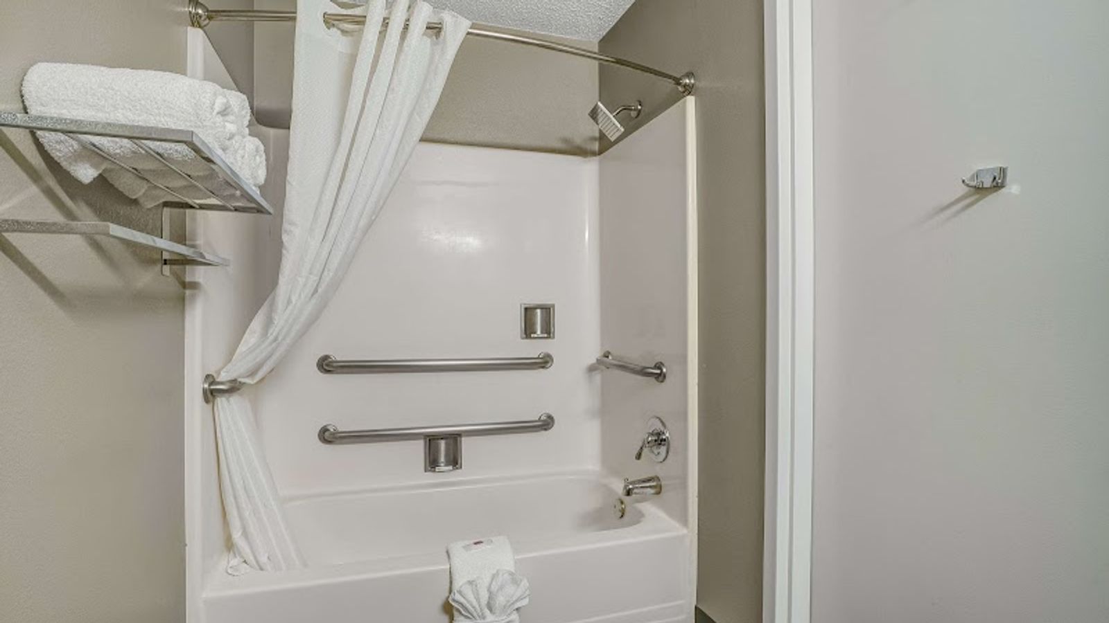 Photo of Studio 6 Suites Albany, OR