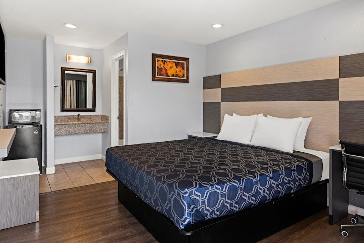 Photo of Bay Breeze Inn