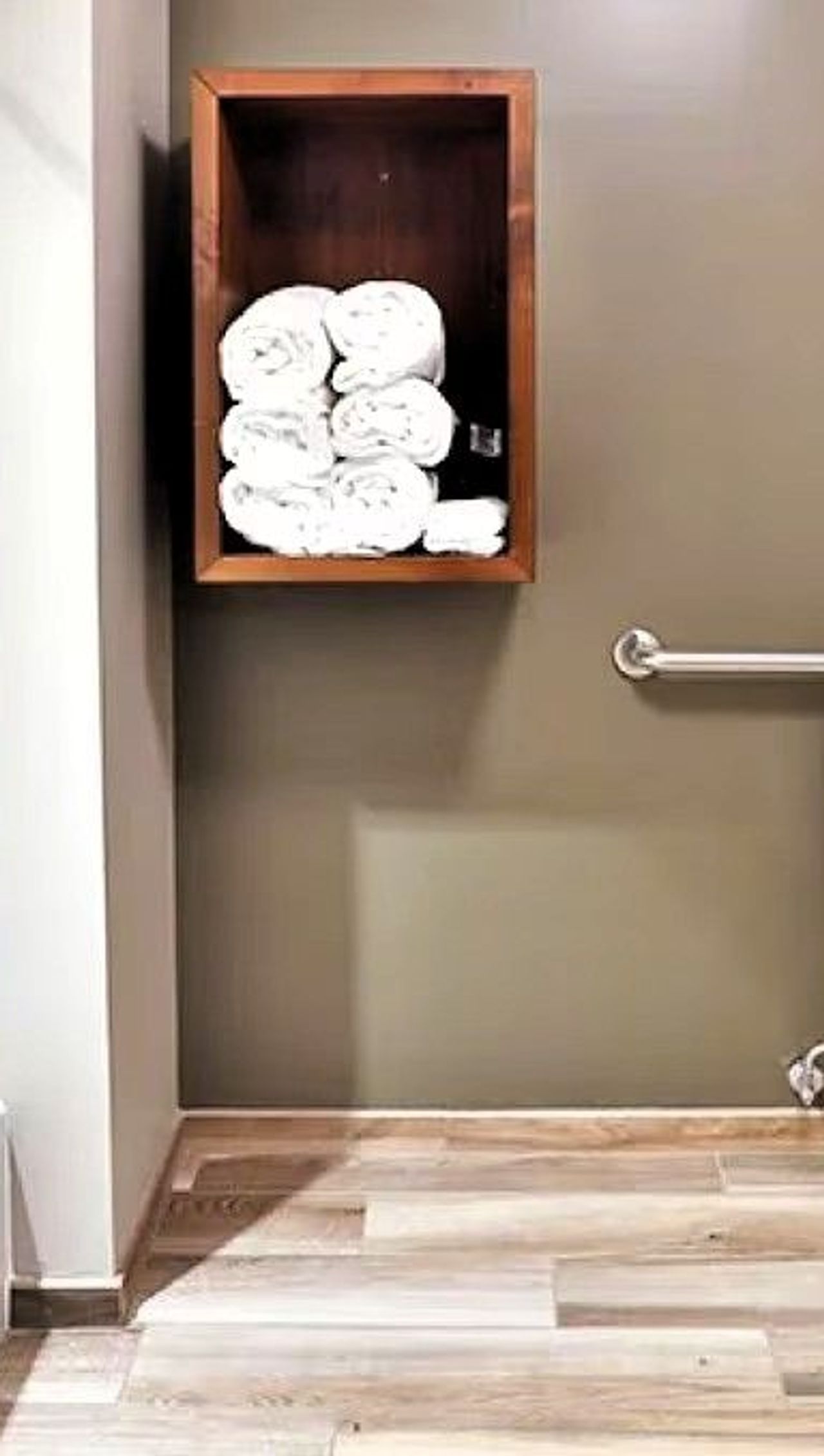 Great Wolf Lodge Water Park - Northern California - Bathroom