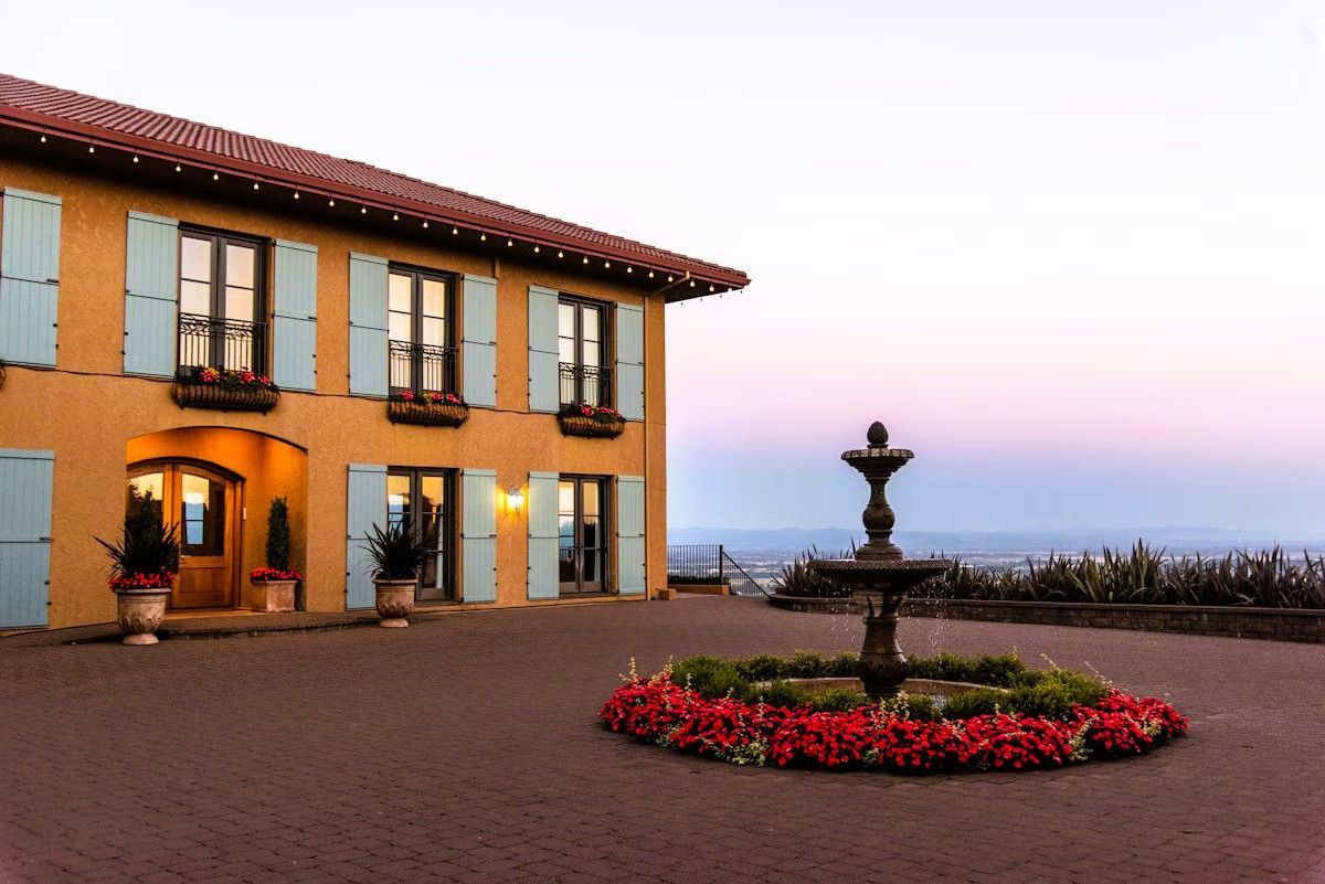 Black Walnut Inn & Vineyard