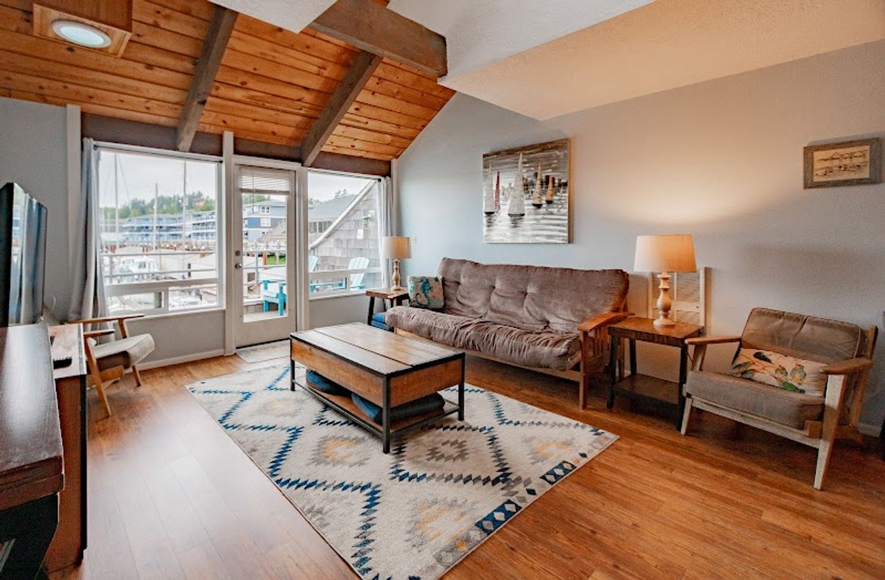 Photo of Embarcadero Resort Hotel & Marina - Suite, Separate Living Room, Marina View