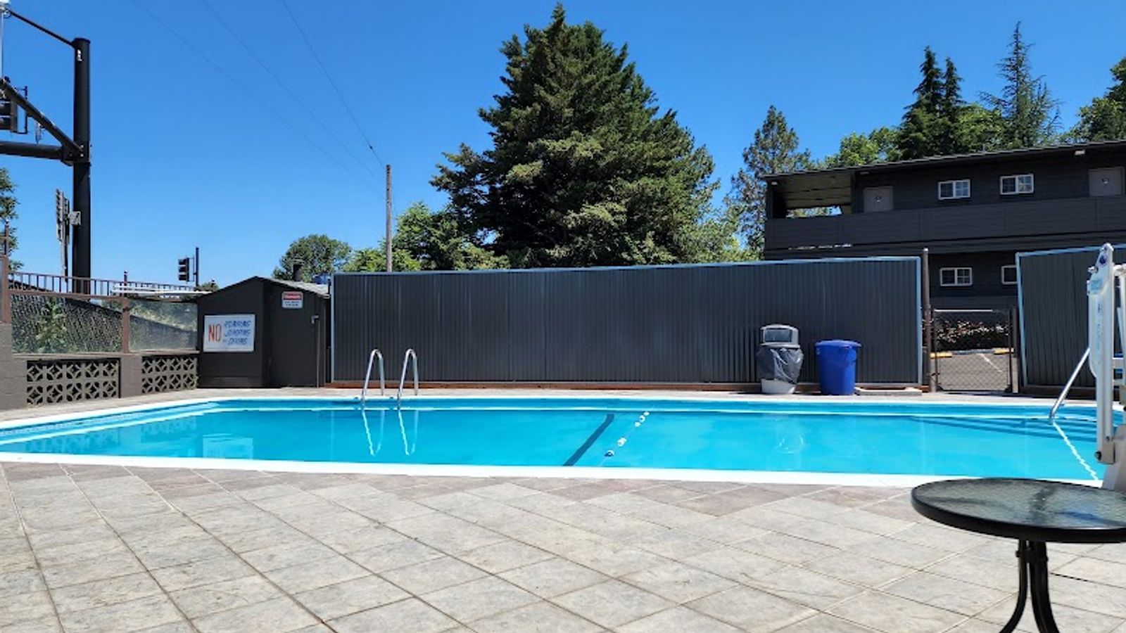 Photo of Riverfront Inn - Roseburg