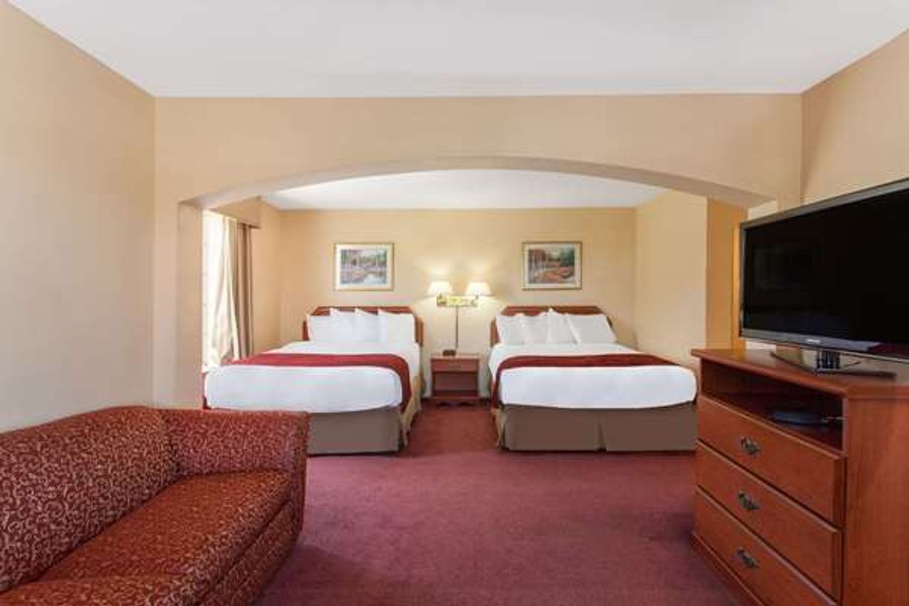 Photo of Ramada by Wyndham Fresno Northwest