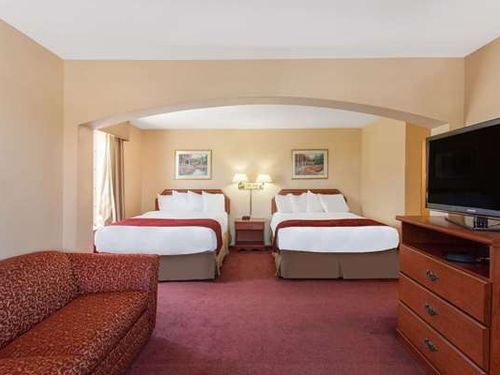 Photo of Ramada by Wyndham Fresno Northwest