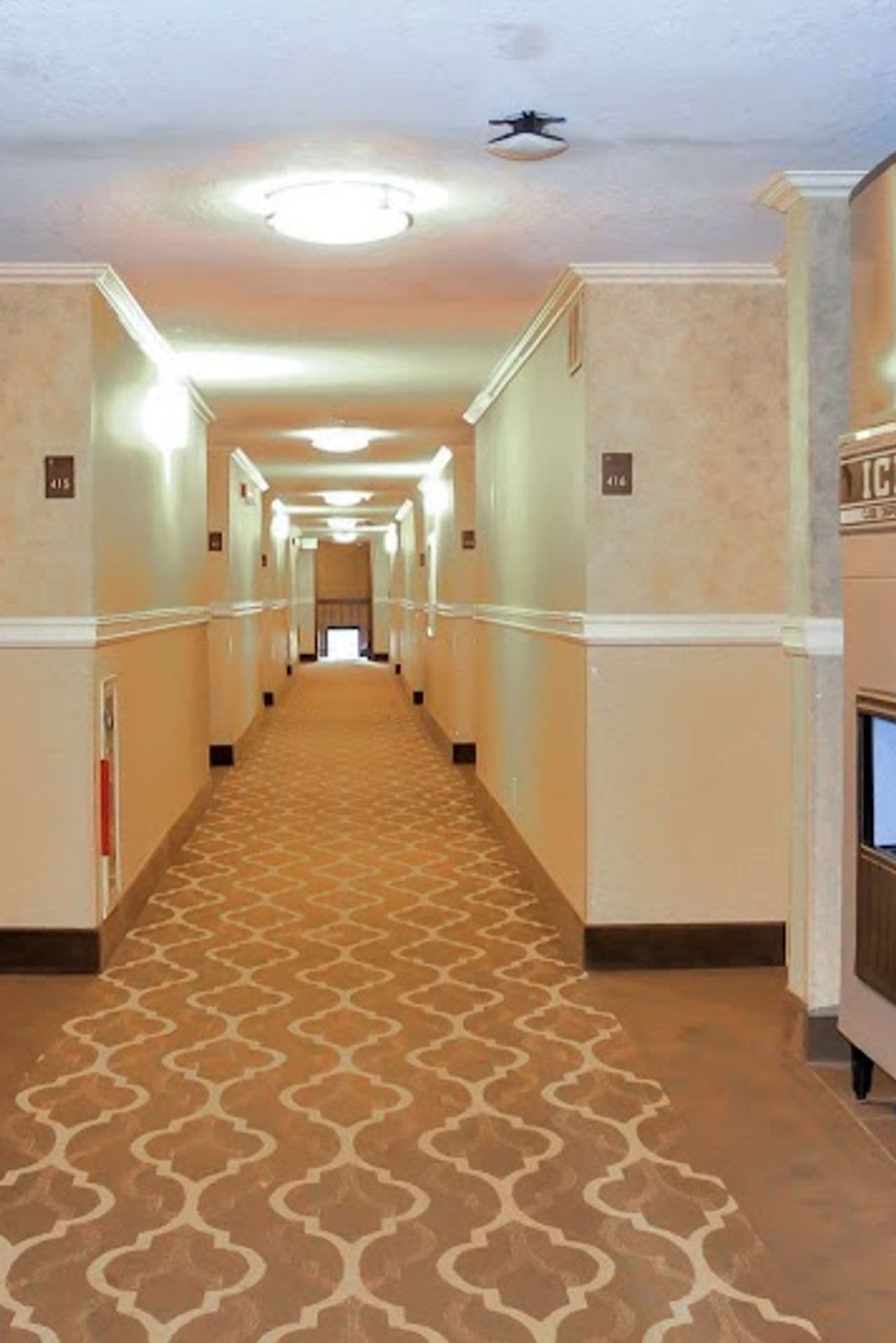 Photo of Comfort Inn & Suites Vancouver Downtown City Center