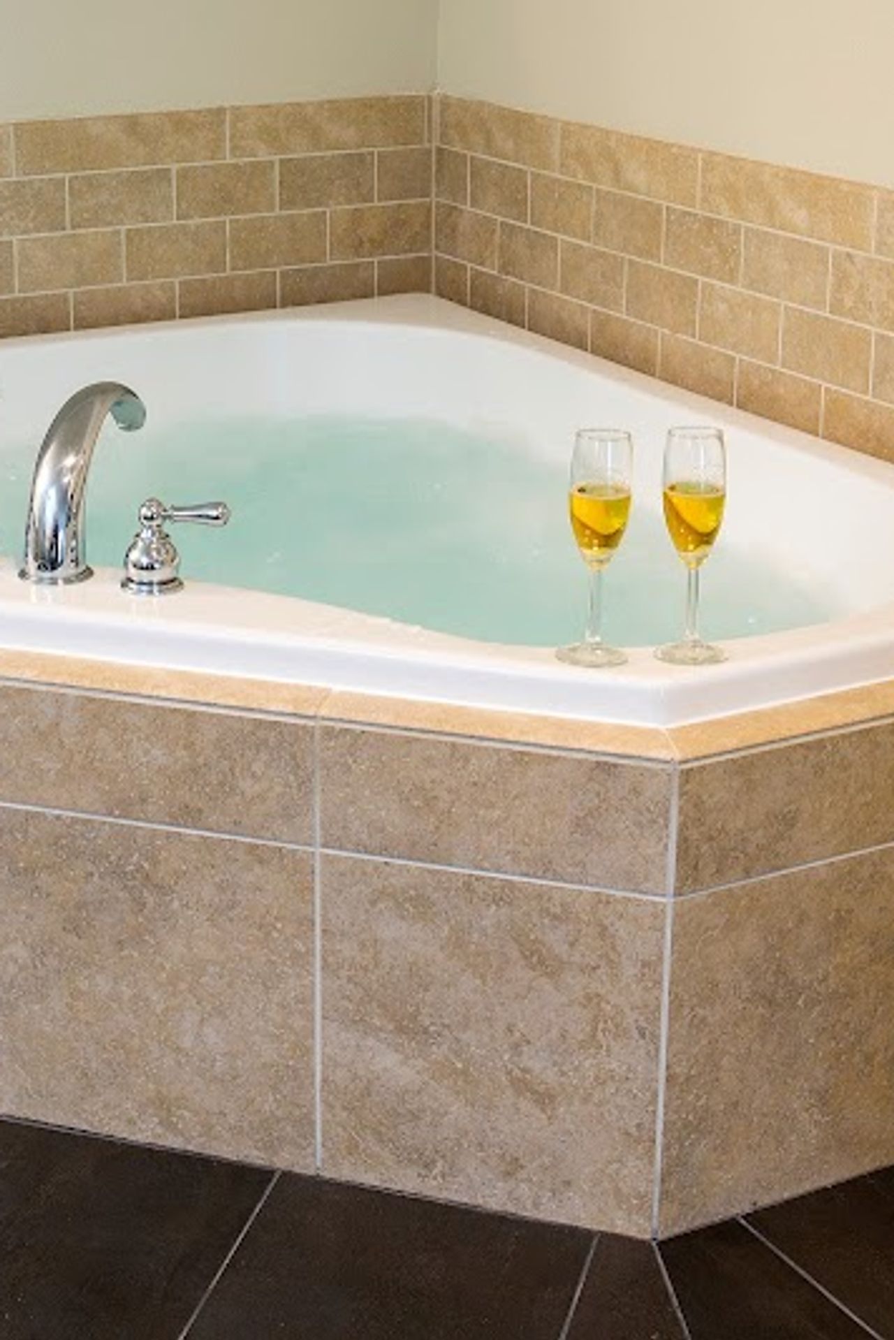 Photo of Looking Glass Inn - In-room whirlpool tub