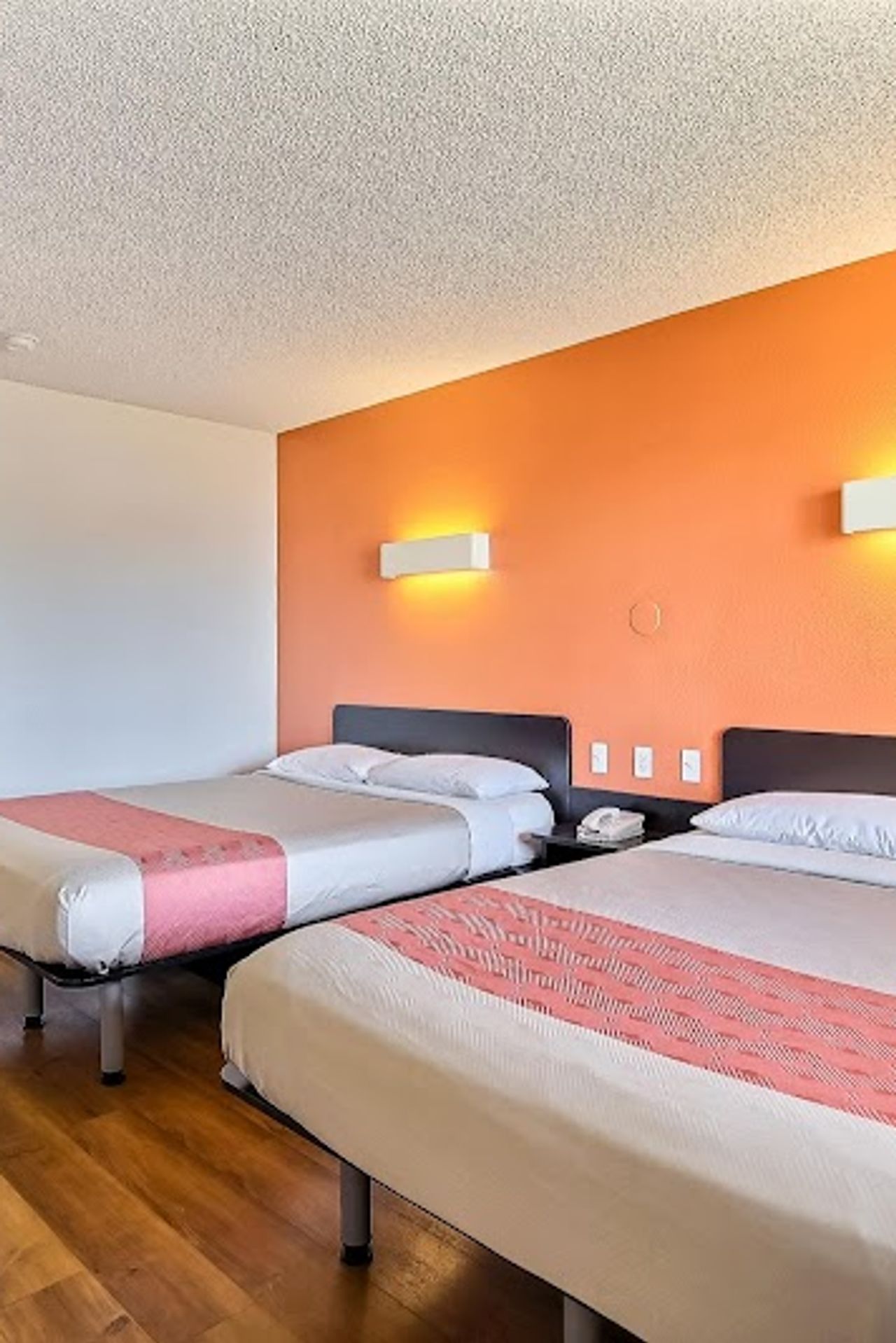 Photo of Motel 6 Oakland, CA - Embarcadero
