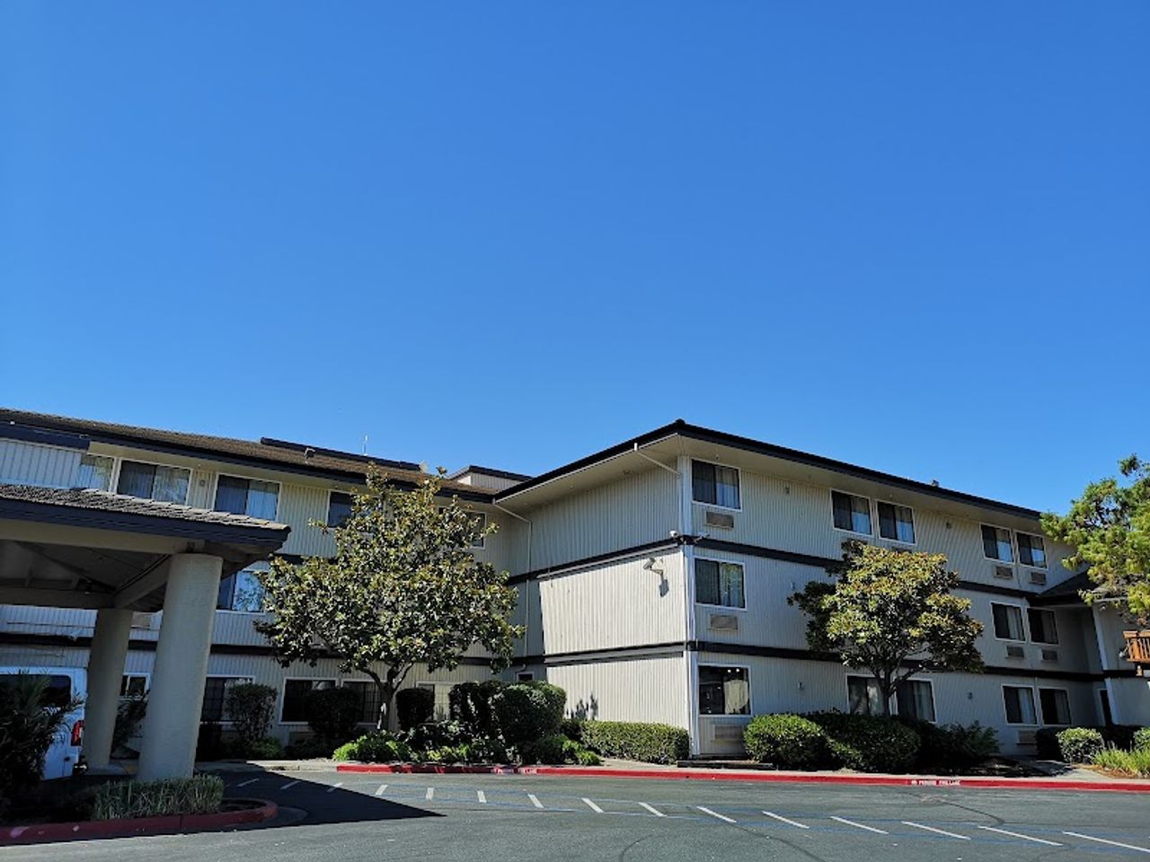 Photo of The Marina Inn on San Francisco Bay