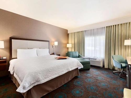 Photo of Hampton Inn & Suites Portland/Hillsboro-Evergreen Park