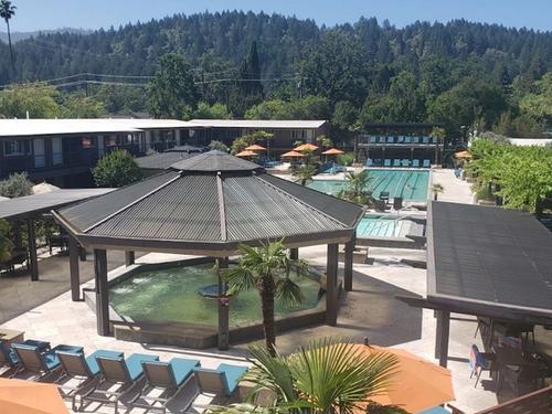 Photo of Calistoga Spa Hot Springs - Property grounds