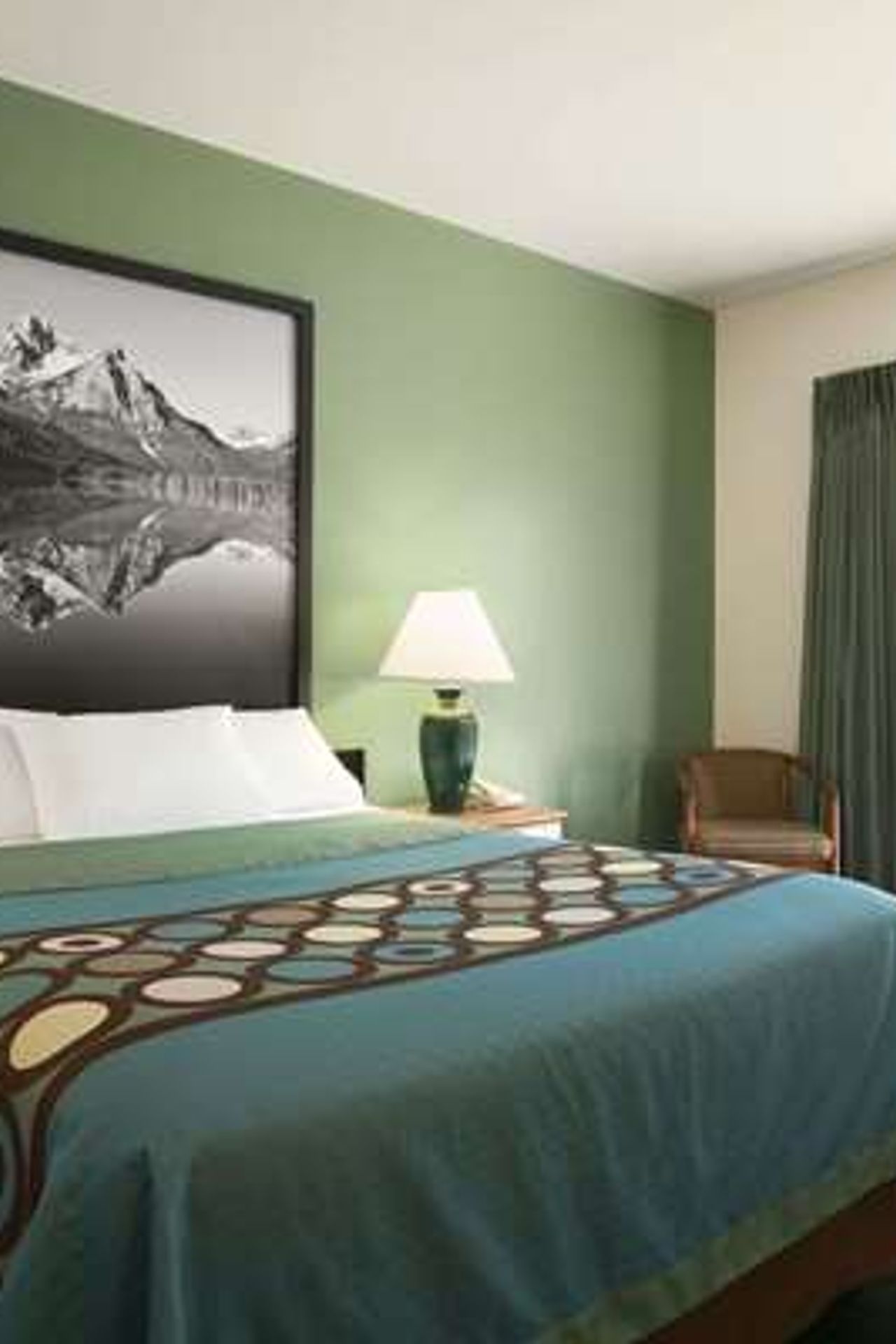 Photo of Super 8 by Wyndham Salmon