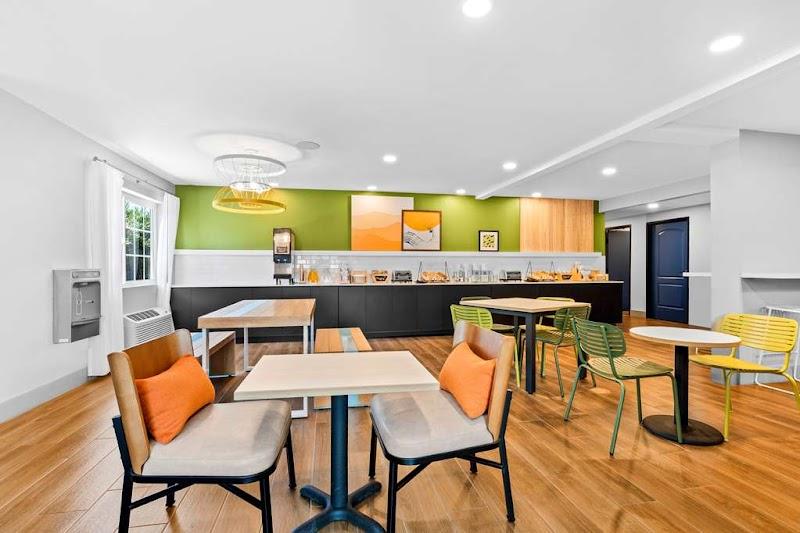 Photo of Spark by Hilton Modesto