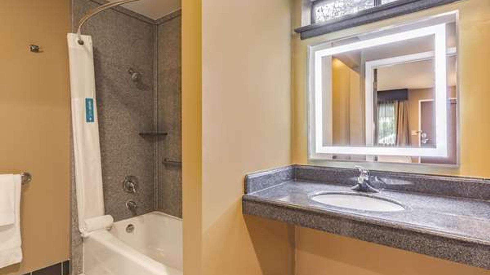 Photo of La Quinta Inn & Suites by Wyndham San Francisco Airport West