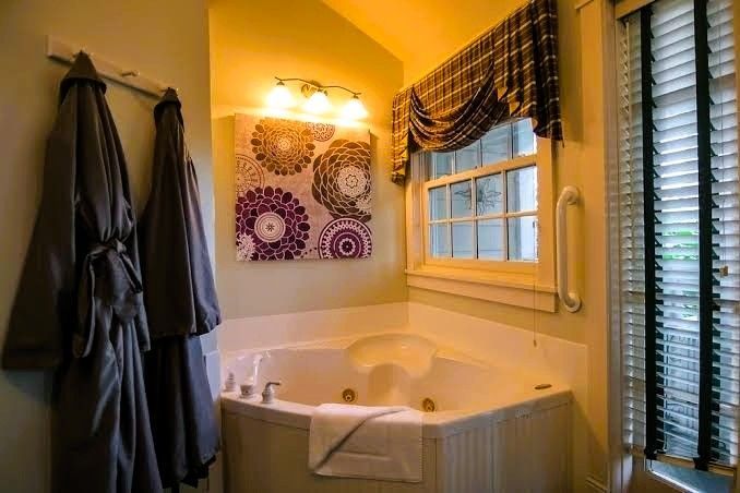 Photo of The Campbell House Inn - Private whirlpool tub