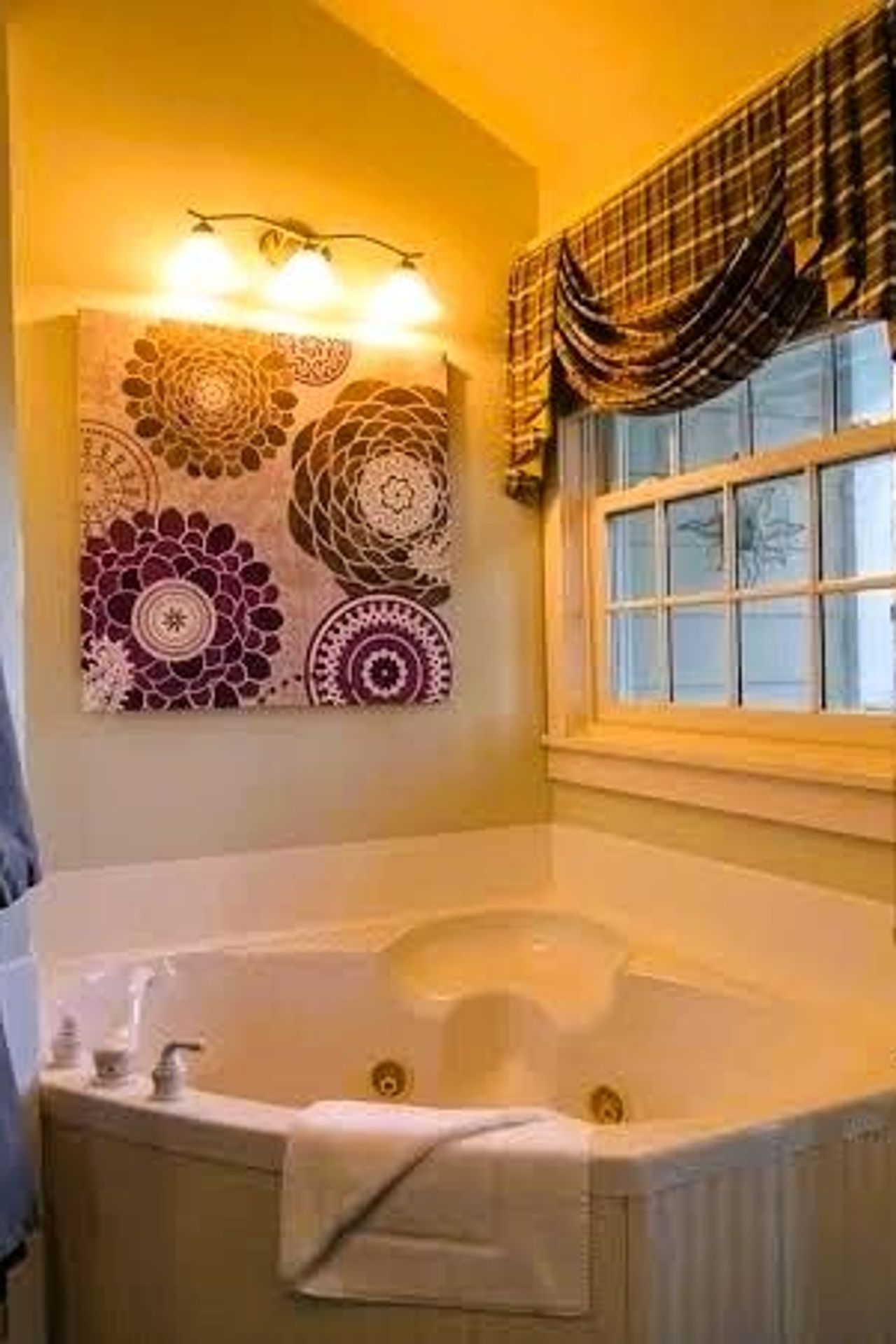 Photo of The Campbell House Inn - Private whirlpool tub