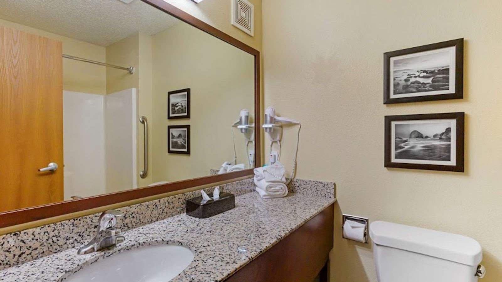 Photo of Comfort Inn Medford South