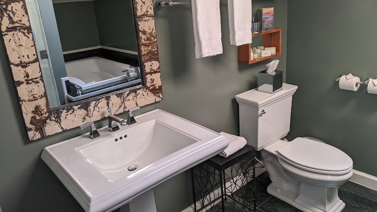 Photo of Majestic Inn & Spa