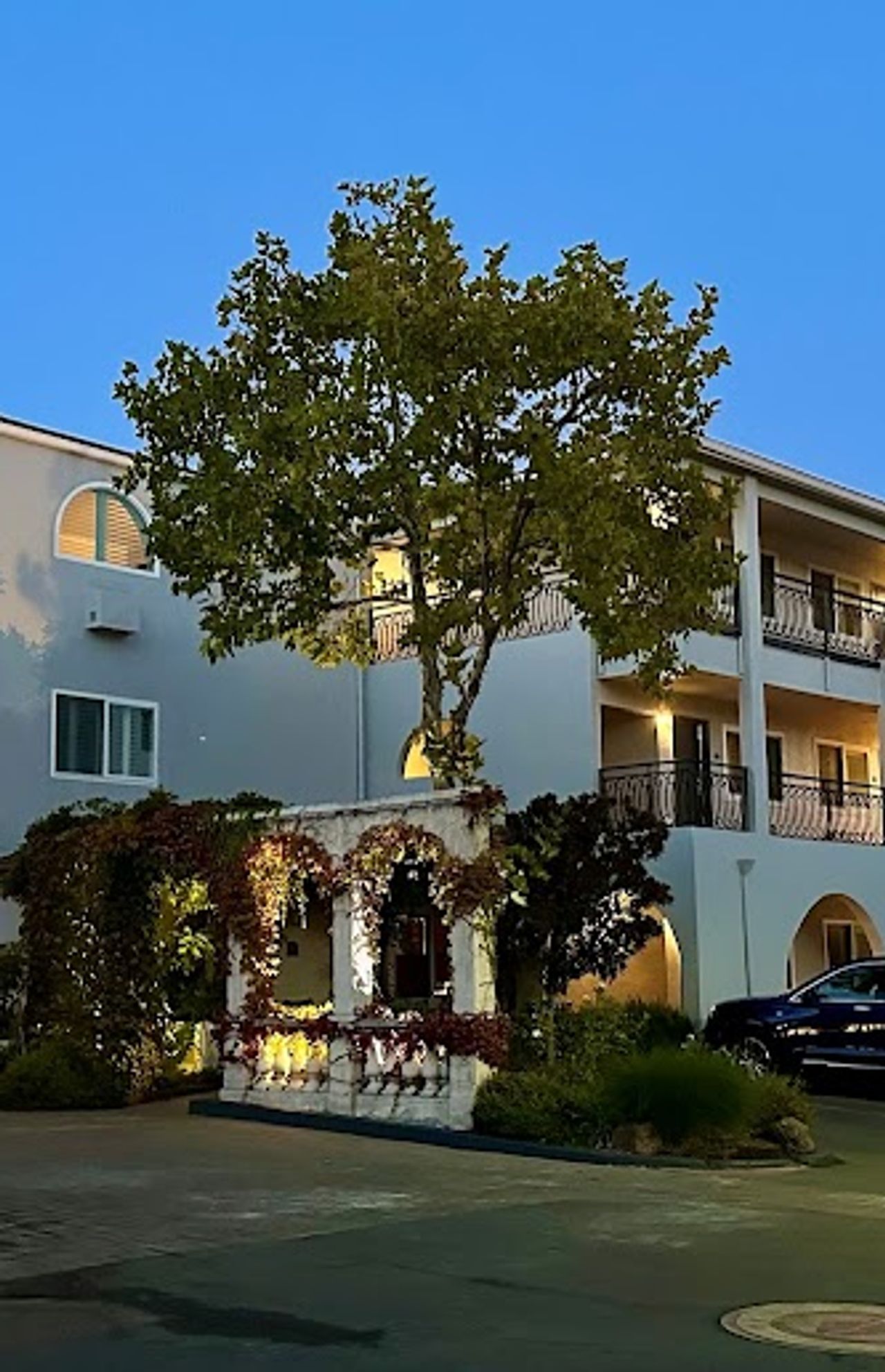 Photo of Best Western Dry Creek Inn
