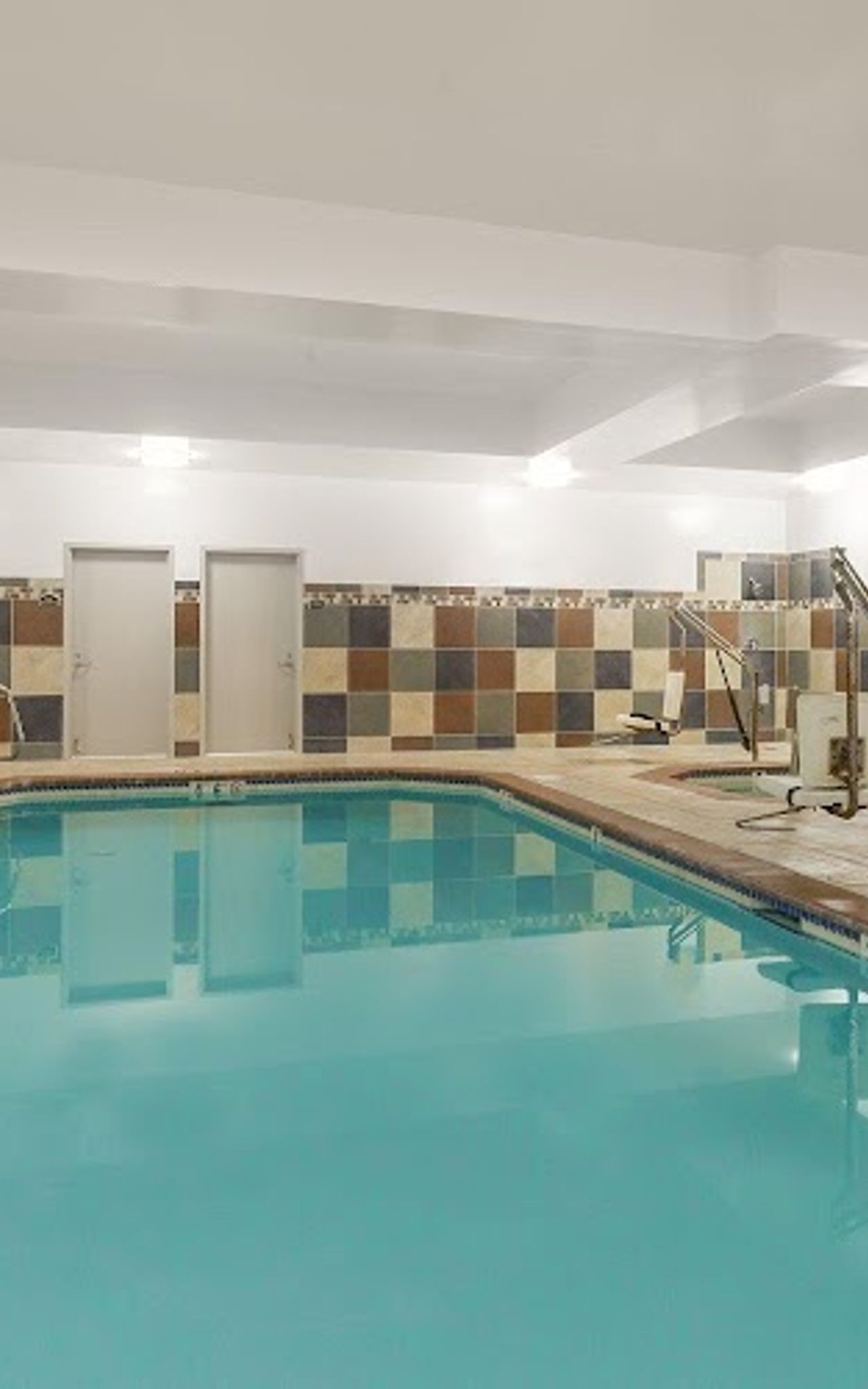 Photo of Holiday Inn Express & Suites Eugene Downtown - University, an IHG Hotel - Indoor Pool, Hot tub