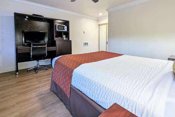 Photo of Clarion Collection Wilkie's Inn Pacific Grove - Monterey - 1 Queen Bed Room