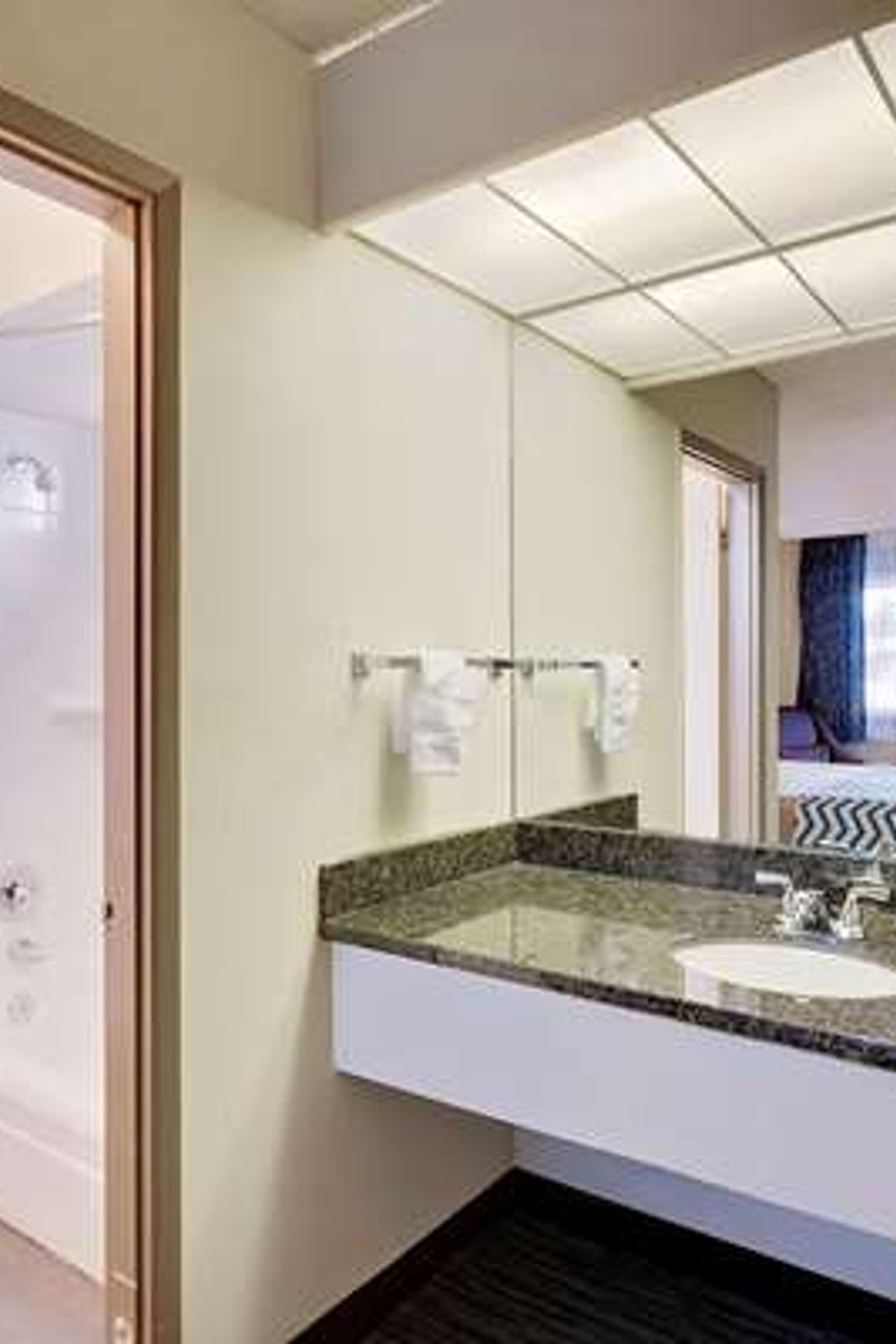 Photo of Travelodge by Wyndham Aberdeen