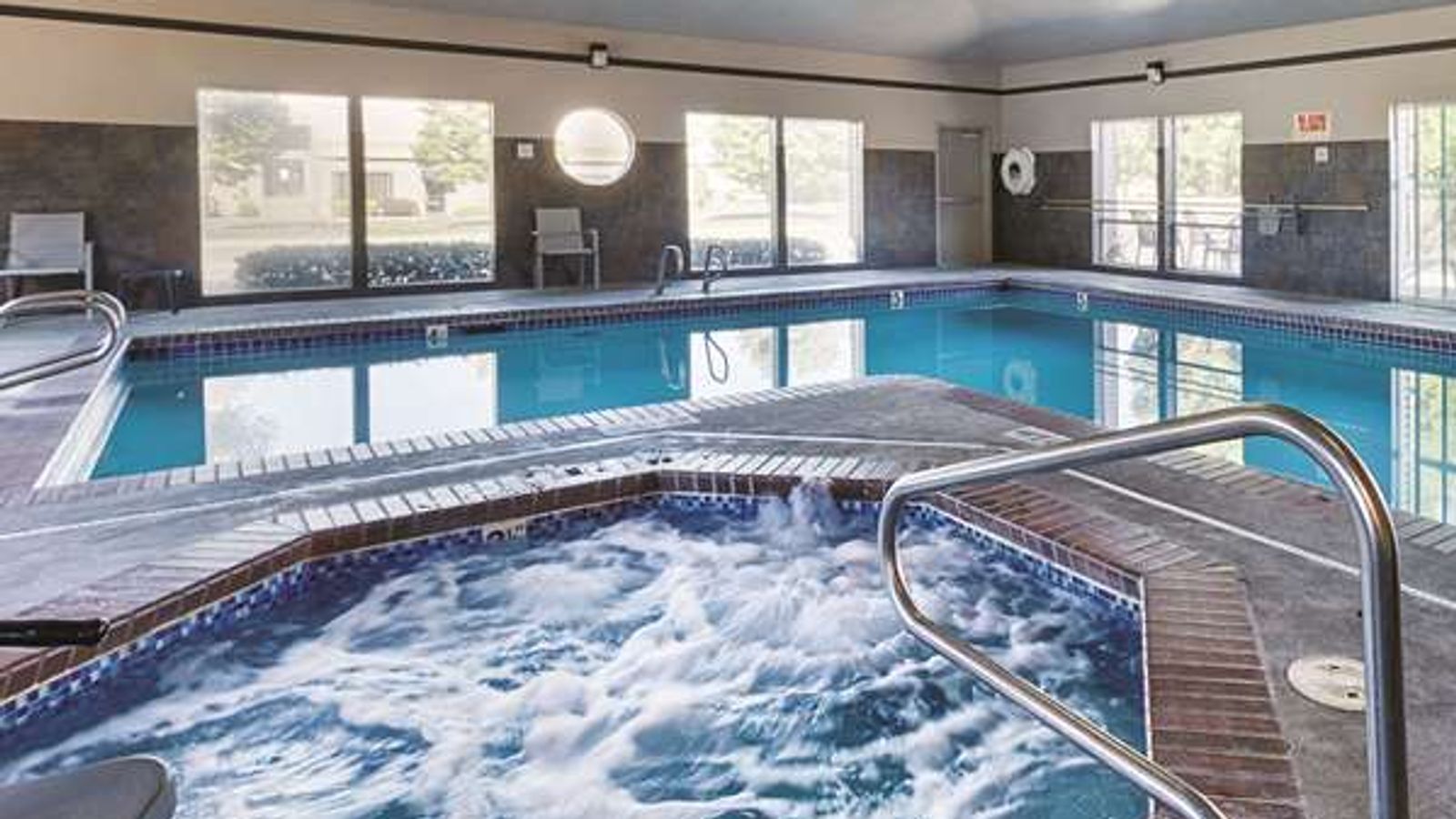 Photo of La Quinta Inn & Suites by Wyndham Portland NW